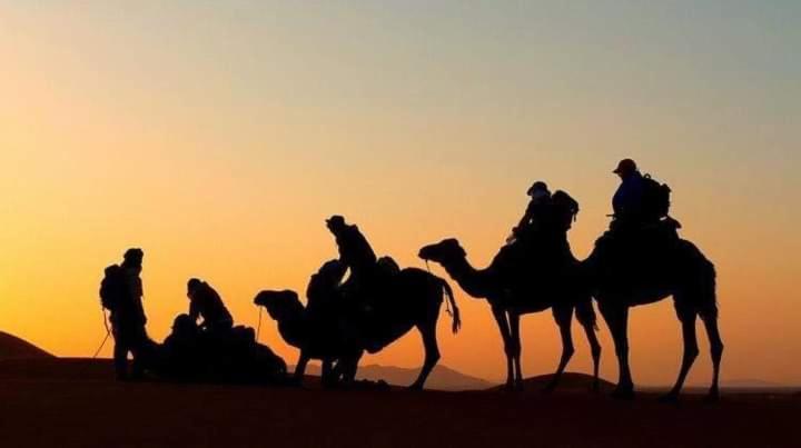 Pueblo Touareg - Private Tents Мерзуга Экстерьер фото